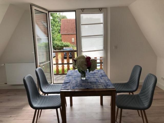 Die Graefin Auf Ruegen - Ferienappartements Parchtitz Exterior photo